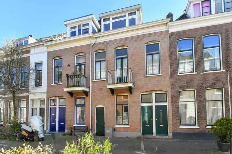 Huis te koop Arnhem Sonsbeekkwartier: Boven en beneden woning met loods