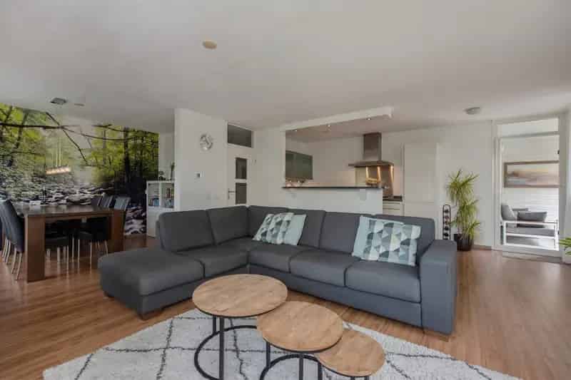 Appartement te koop Delft: 3-4 kamer hoekappartement met 2 balkons