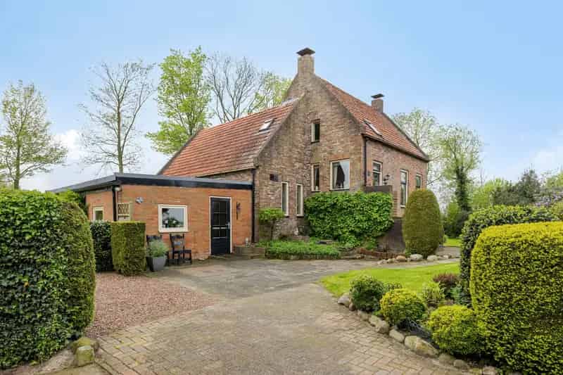 Vrijstaande woning Bedum 4 slaapkamers grote tuin