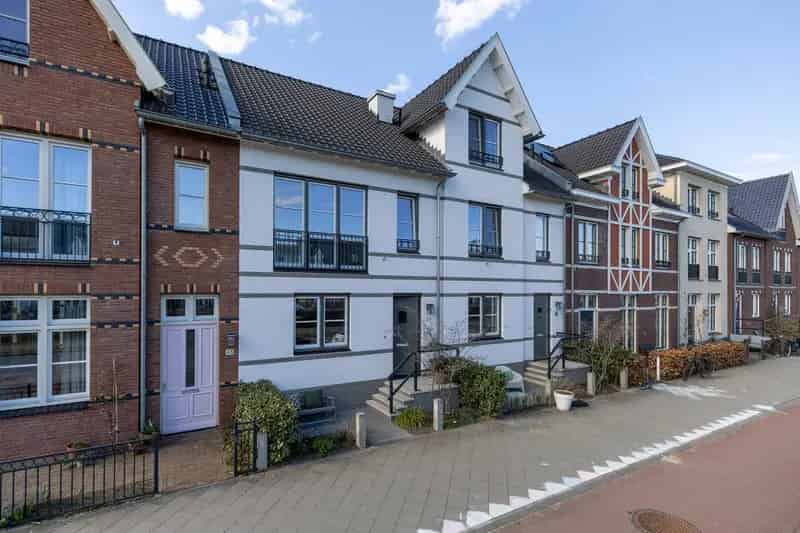 Huis te koop Weesp: Ruime gezinswoning Weespersluis