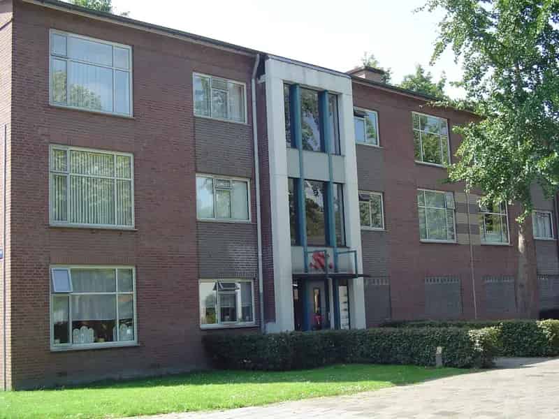 Ruim appartement met balkon nabij De Rooi Pannen
