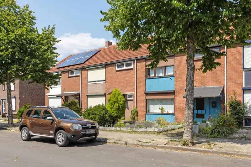 Tussenwoning Tegelen 4 slaapkamers zonnige tuin