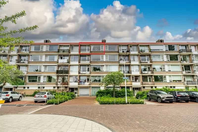 Appartement te koop Leiden: Ruim 60m², 2 Balkons, Eigen Berging
