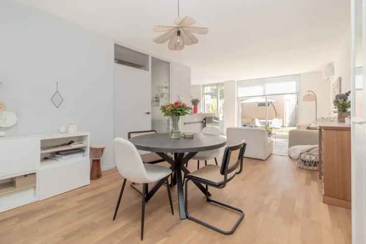 Ruime 4 Slaapkamers Tussenwoning met Garage en Tuin Energielabel A
