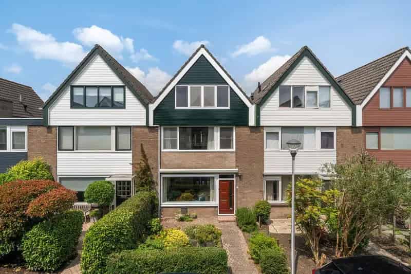 Ruime 6 Kamer Eengezinswoning Pijnacker 5 Slaapkamers Tuin