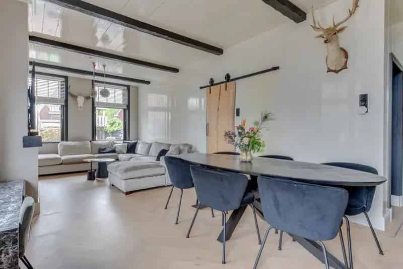 Jaren 30 woning te koop Hoorn 4 slaapkamers grote tuin