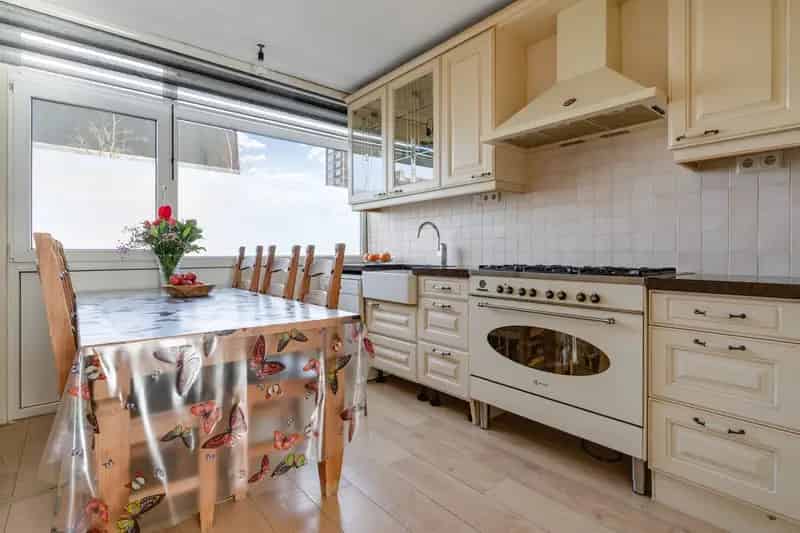 Ruime 5 Slaapkamer Hoekwoning Zaandam - Eigen Grond