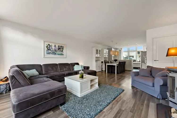 Huis te koop Den Hoorn: Ruime woning met 3 slaapkamers en tuin