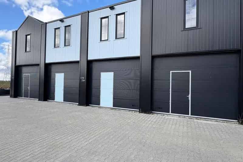 Boothuis te huur Dokkum - Modern boothuis met unit