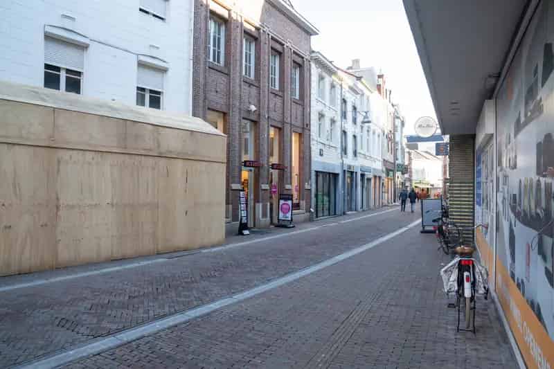 Winkel te Koop Sittard Centrum: 70m² winkelruimte plus 130m² bovenwoning