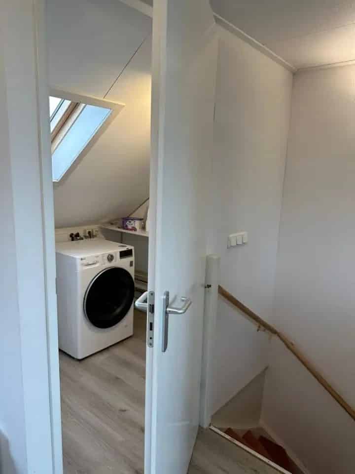 Ruime Kamer in Groot Huis Lelystad 8 Maanden