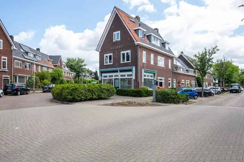 Jaren 30 Hoekwoning Nijmegen Oost Ruime Gezinswoning Kantoor Aan Huis