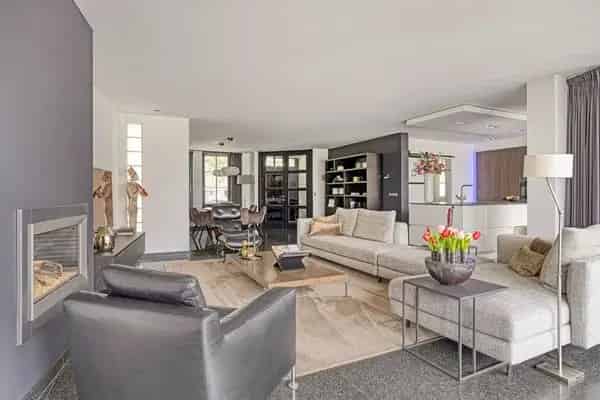 Luxe Villa met Zwembad te Koop in Echt-Susteren