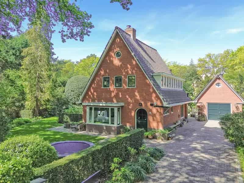 Moderne Villa met Guesthouse te Huizen