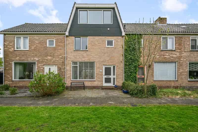 Huis te koop Gele Lisstraat Wormer: 4 slaapkamers, tuin op het zuiden