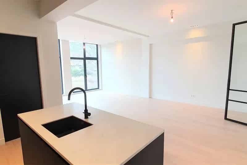 Luxe Appartement Rotterdam Hilledijk 97m2 2 slaapkamers Nabij Kop van Zuid