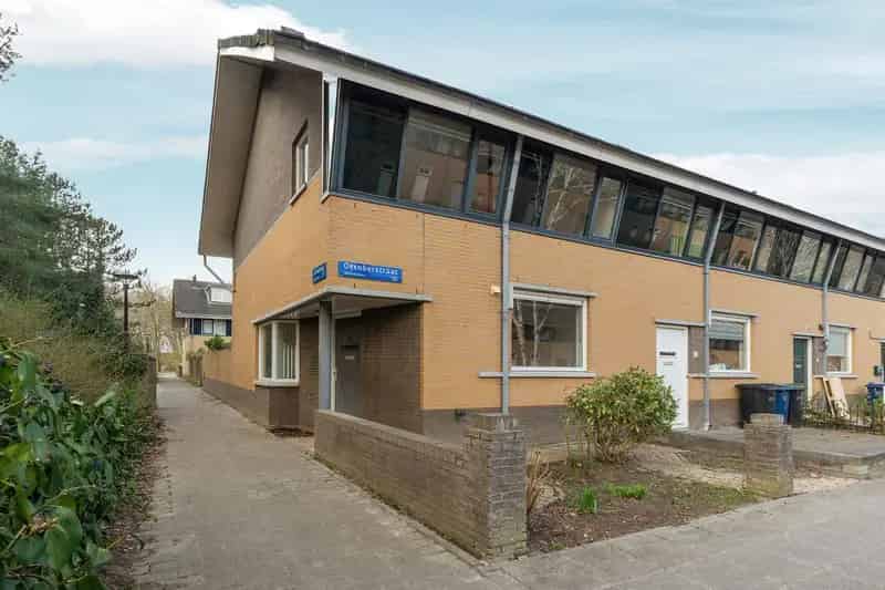 Ruime Eindwoning Almere 3 Slaapkamers Zonnige Tuin