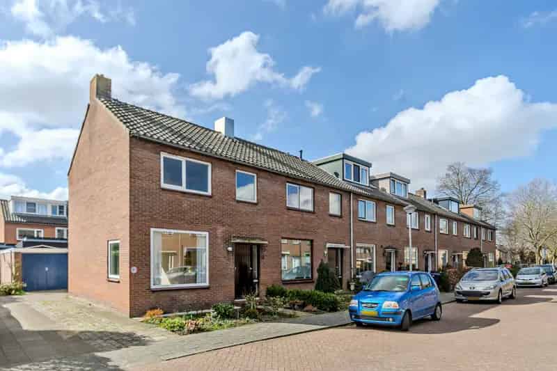 Hoekwoning Bleiswijk Garage Tuin 3 slaapkamers starterswoning