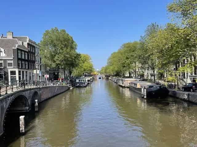 Woonboot Amsterdam 50m2 2 kamers