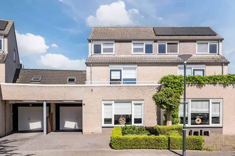 Huis te koop Sint Oedenrode 5 slaapkamers grote tuin