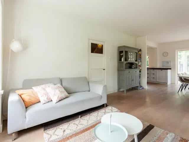 Hoekwoning te huur Bussum:  1932 karakteristiek, tuin en serre