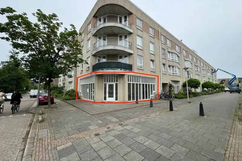 Winkel te huur Maastricht Randwyck 95m2 Parkeerplaats