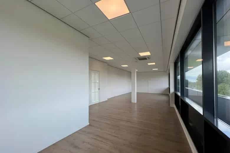 83m2 Kantoorruimte te Huur Zwijndrecht