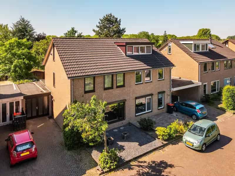 Ruime Tweekapper Lelystad 4 slaapkamers Garage Tuin