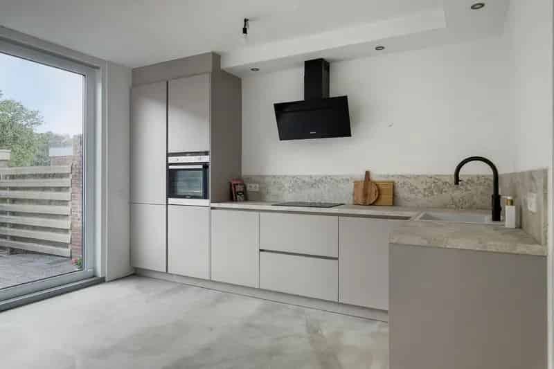 Geheel gemoderniseerde tussenwoning te Terneuzen