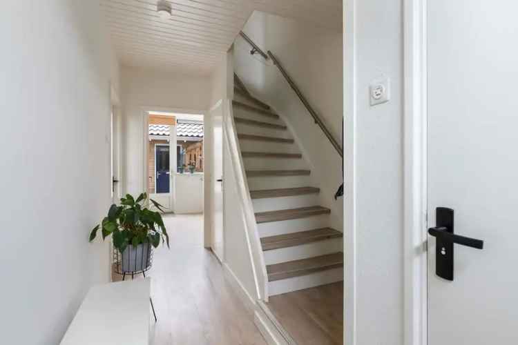 Moderne Hoekwoning Apeldoorn - 4 slaapkamers, tuin en garage