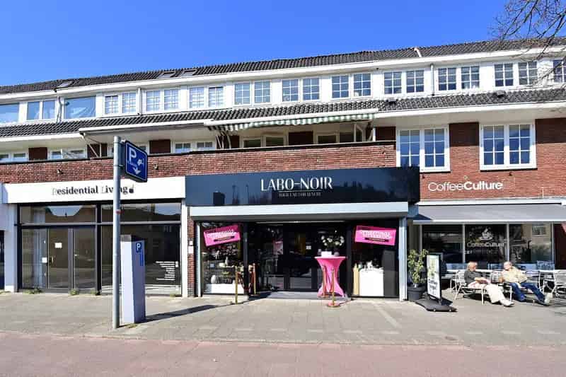 Winkel te Huur Bussum Huizerweg 70m² Souterrain Parkeerplaats