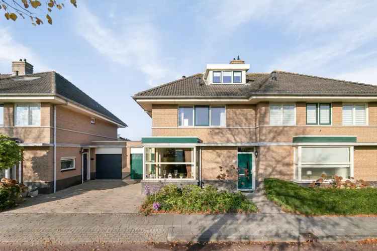 Eengezinswoning Te Koop in Barendrecht, Zuid-Holland