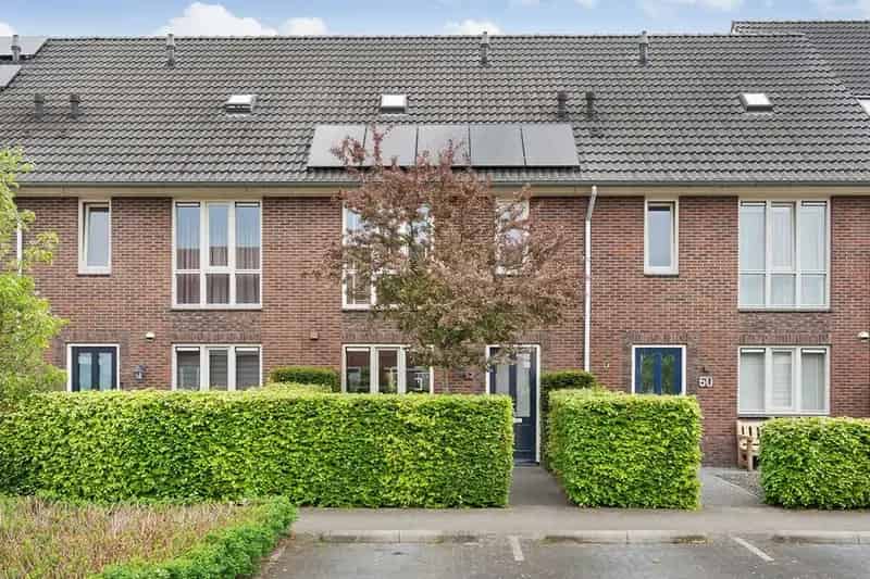 Tussenwoning Hardenberg  Energielabel A 10 Zonnepanelen