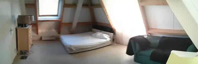 Ruime Zolderkamer Leiden Gemeubileerd Eigen Douche Toilet