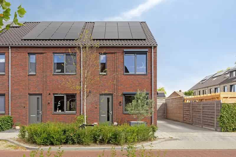 Huis te koop Made: Ruime hoekwoning 3 slaapkamers grote tuin