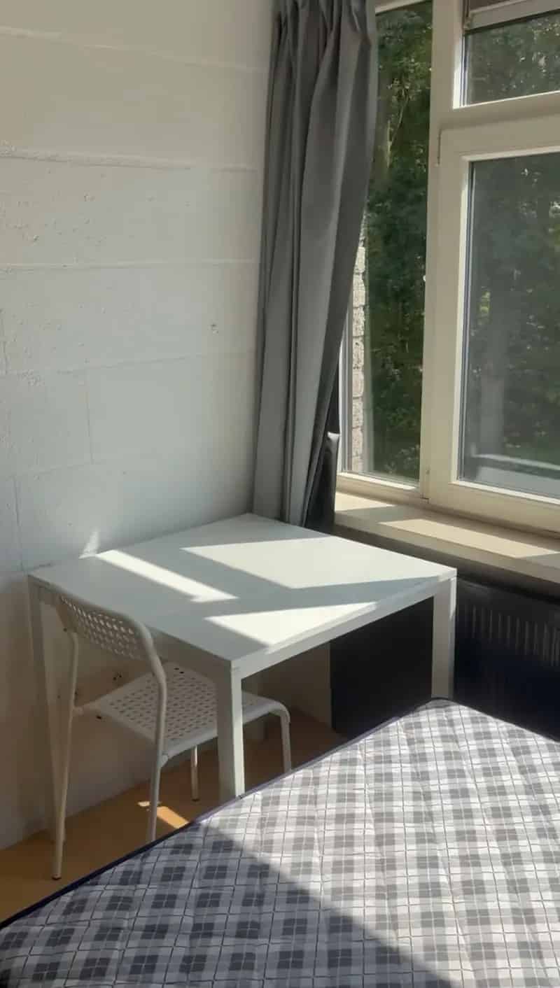 Kamer op Campus UT - Ruime kamer voor actieve studente