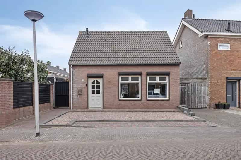 Vrijstaande woning Sprundel alles gelijkvloers ideale starters senioren