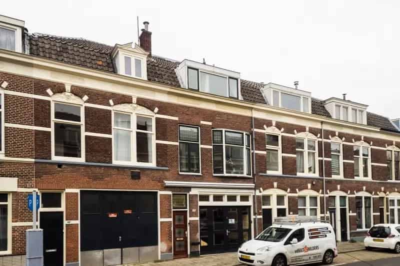 Ruime Bovenwoning Witte Vrouwen 4 Slaapkamers Juni 2025