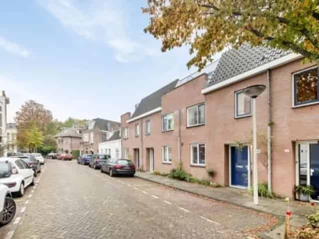 Ruime gemeubileerde woning te huur in Leiden Vreewijk