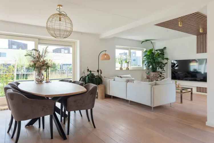 Semi-bungalow Floriande: Aan het water, 4 slaapkamers, garage, energielabel A