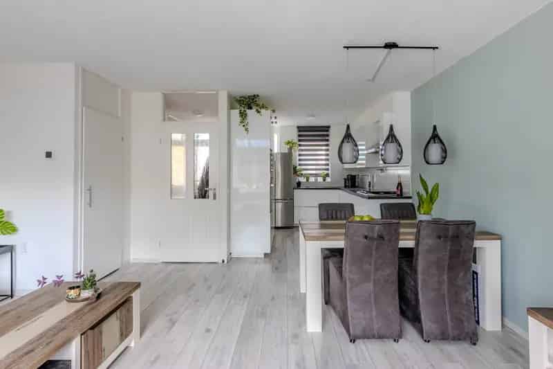 Ruime 4 Slaapkamers Eengezinswoning Zonnige Tuin Snelle Oplevering