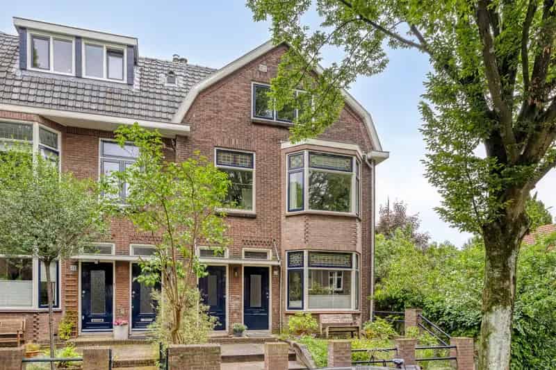 Jaren 30 woning Nijmegen Oost 3 slaapkamers dakterras