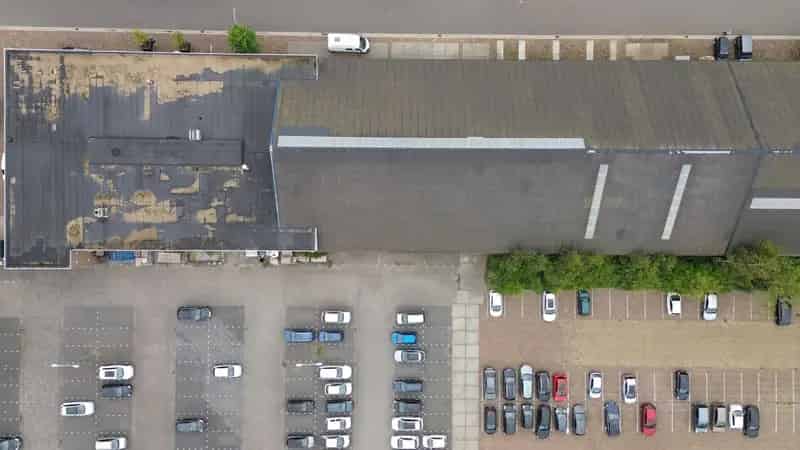 Bedrijfshal te huur Emmeloord 700m2 Vijf Overheaddeuren