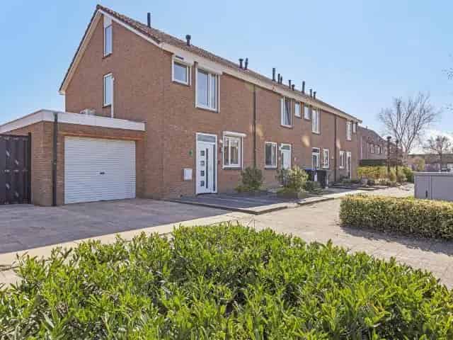 Hoekwoning Oude Tonge Garage Zonnepanelen Luxe Afwerking