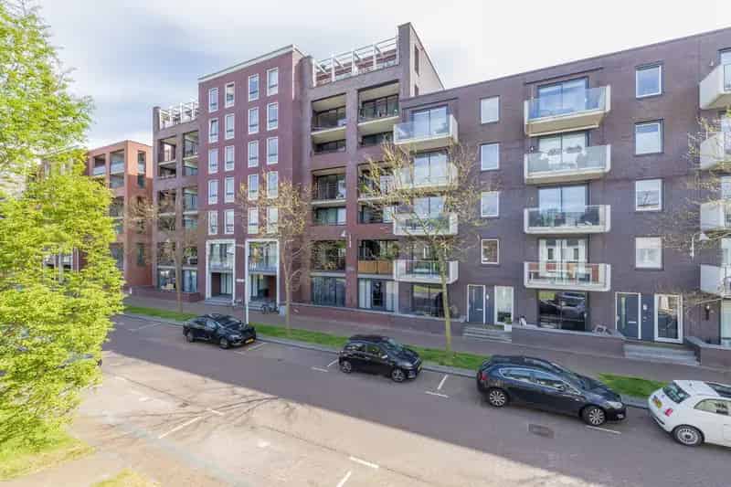 Turnkey 3-kamerappartement Oegstgeest met parkeerplaats en balkon
