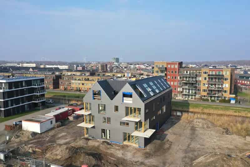 4 Kamer Appartement Almere 117m2  Zuid Balkon Parkeerplaats