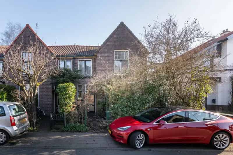Huis te koop: Karakteristieke hoekwoning Baarn te renoveren