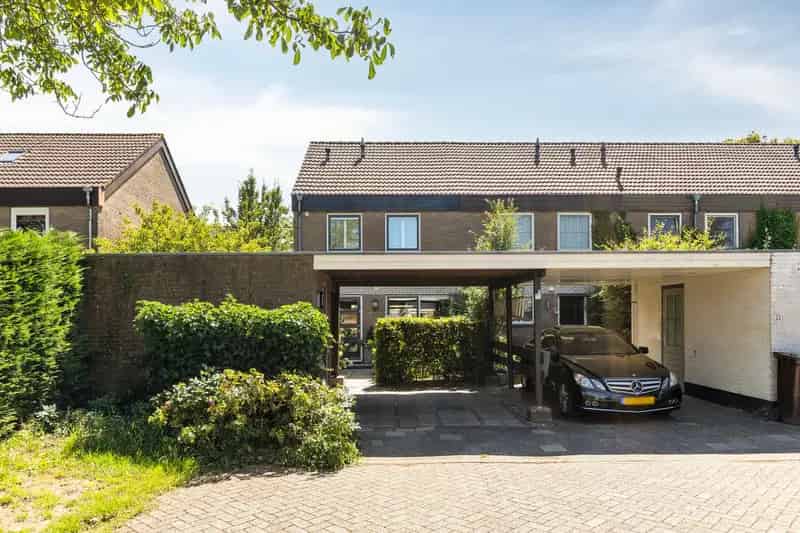 Huis te koop Loenen aan de Vecht 4 slaapkamers luxe keuken tuin carport