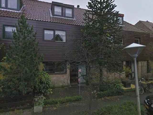 Huurwoning Wassenaar: Modern Stadshuis met 5 Slaapkamers en Garage