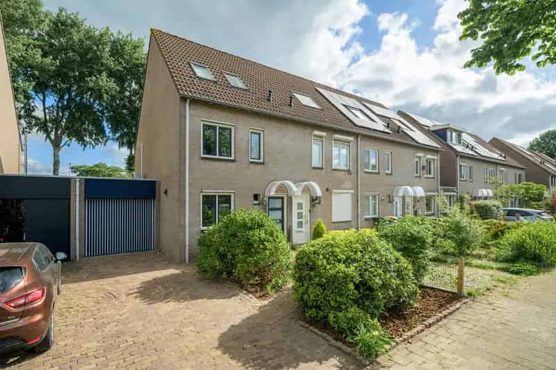Moderne Hoekwoning Breda  4 slaapkamers Garage Grote Tuin Energielabel A